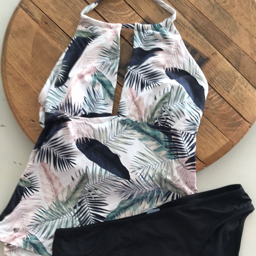 Leilani Tropical Bathing Suit Full Bottoms Size 10 Halter Top Beach or Pool